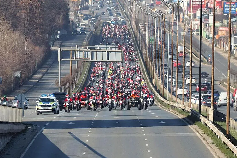 Цариградско шосе почервеня. Уникално шоу (СНИМКИ)