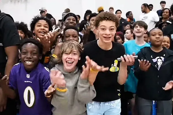 Как се появи мемът, който подлудява децата и вбесява възрастните