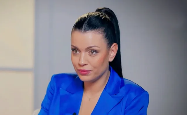 От калинката до Библията. Ралица Паскалева разказа най-личното