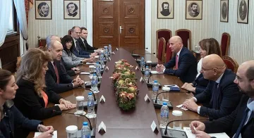 Радев и Асоциацията на банките с ключов разговор за еврото 