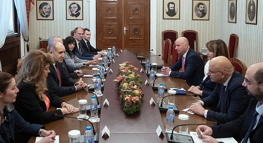 Радев и Асоциацията на банките с ключов разговор за еврото 