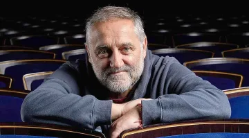 Александър Секулов пред СТАНДАРТ: Да пазим децата от революционни утопии