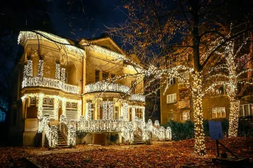 Магията на коледната украса. Български народни обичаи и модерни влияния