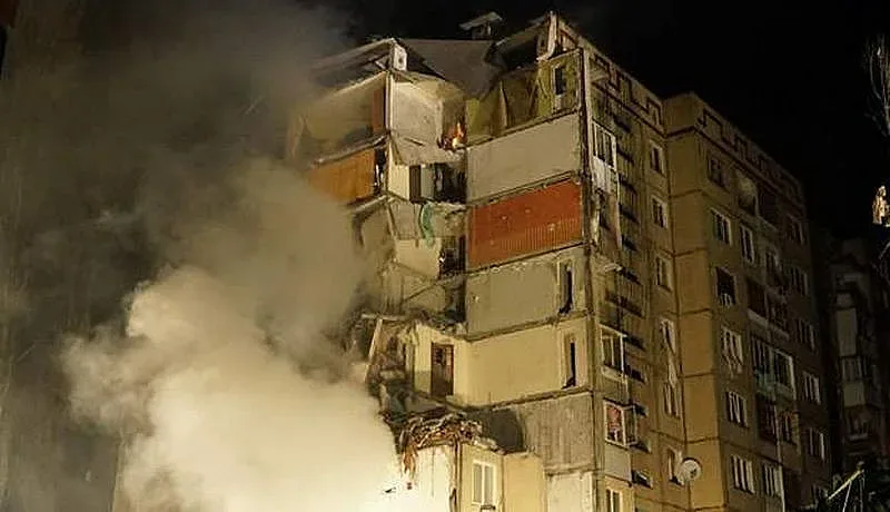 Град с много българи в Украйна е под атака! Сирени вият, всичко гърми