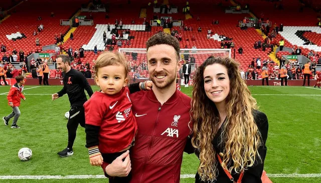Трогателен жест към Диого Жота преди мач на Ливърпул