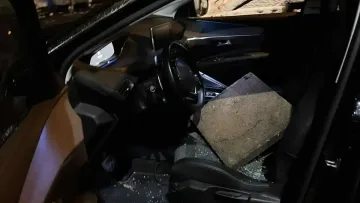 Луд троши наред в центъра на София!