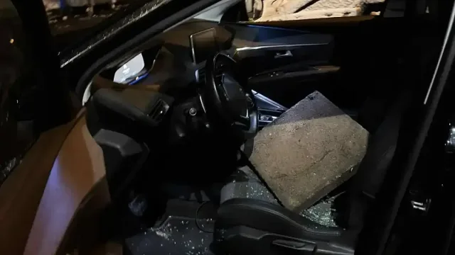 Луд троши наред в центъра на София!