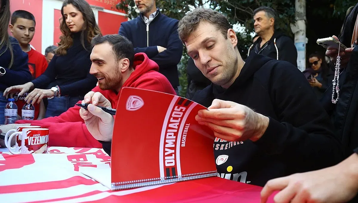Везенков в главна роля при драматичен успех на Олимпиакос
