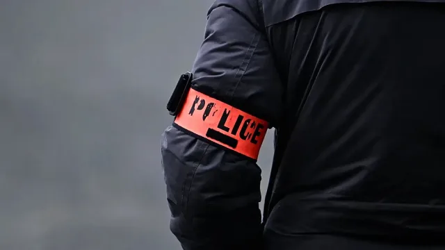 Десетки арестувани след пироманска изцепка в Париж