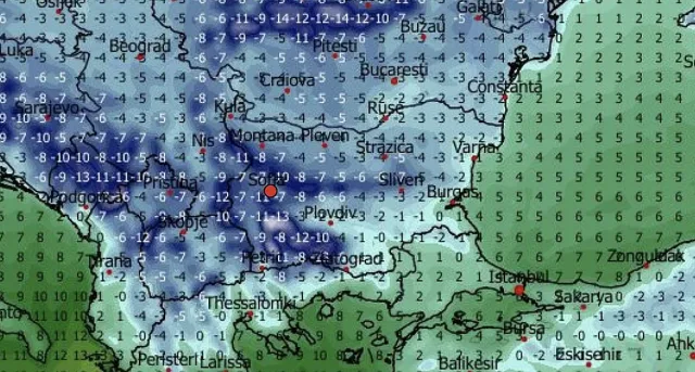 Вятър до 90 км/ч връхлита страната, но снегът пак закъснява