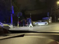 Тежко меле в столичен квартал. Летят патрулки 