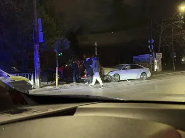 Тежко меле в столичен квартал. Летят патрулки 