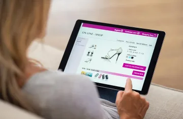 Нов стрес с еврото! Спират онлайн магазините