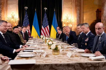 Срещата между Тръмп и Зеленски приключи. Звъннаха на...