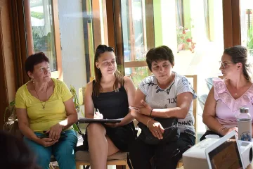 Над 200 жители от община Карлово направиха първи стъпки към по-безопасен дигитален живот