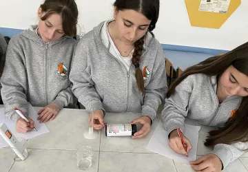 Млади изследователи от Златоград и Бенковски с реални действия за опазване на река Върбица