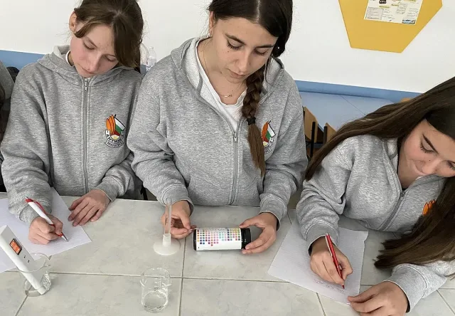 Млади изследователи от Златоград и Бенковски с реални действия за опазване на река Върбица