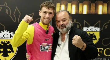 Наш национал със златен договор! Съседите го прилапаха