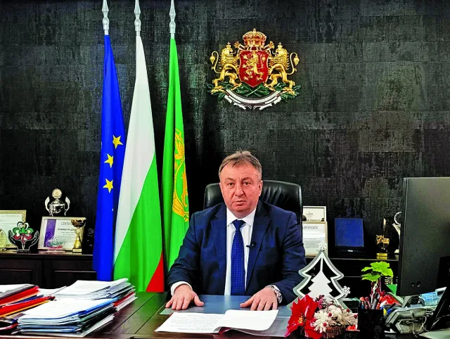 Проф. Христо Христов пред СТАНДАРТ: Млади семейства се завръщат в Шумен