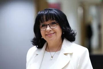 „Мечта за поколения българи“ - Петкова за еврото