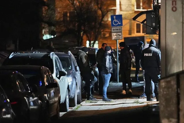 Горещи новини за обира с калашник и граната в София