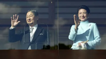 Япония посрещна Новата година с рядка среща с императора