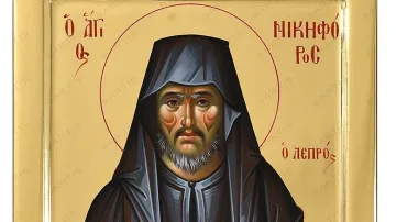 Иконата на тайния светец обикаля България. Хиляди на опашка