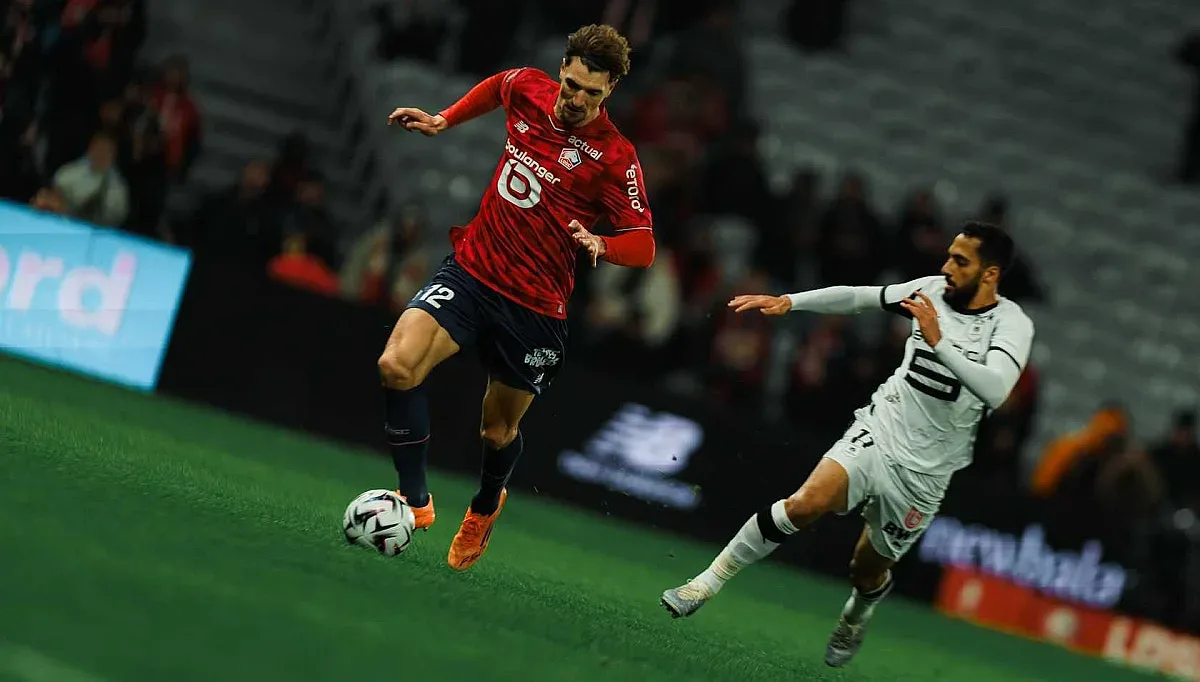 Лил рухна у дома, Рен си тръгна с гръмка победа