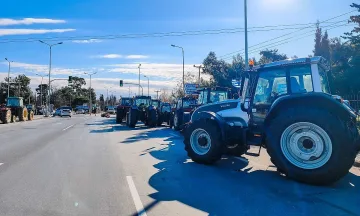 Гърция на ръба! Земеделците готови на пълна блокада