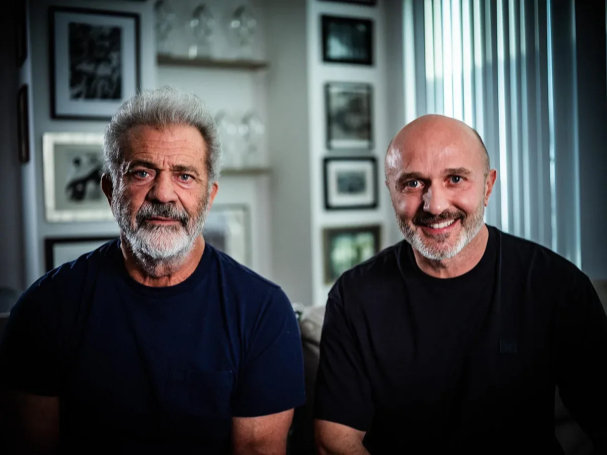 Георги Тошев пусна снимка с Мел Гибсън и обеща нещо голямо