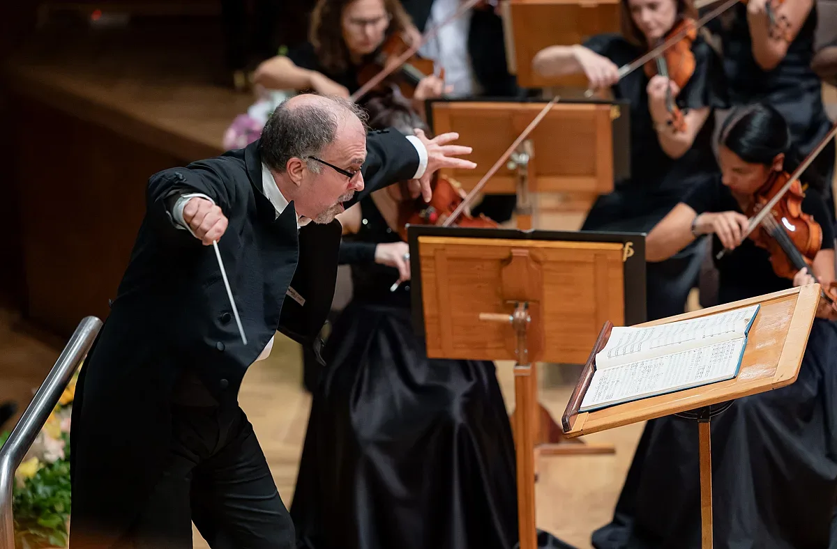 Софийската филхармония започва 2026 година с концерт в Париж
