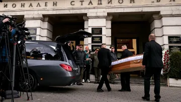 Гвардейски оркестър и почести за Димитър Пенев /ОБНОВЯНА СЕ/