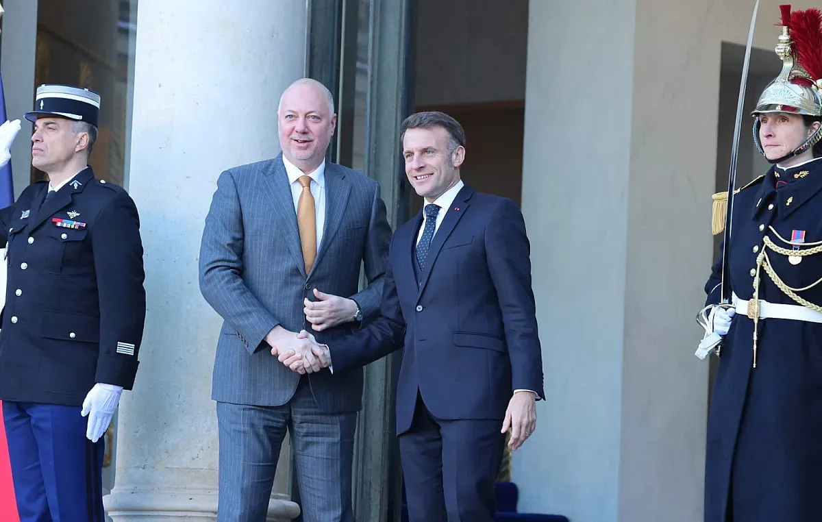 Росен Желязков влезе в Елисейския дворец. Среща на върха