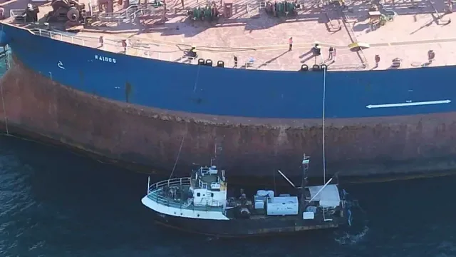 Ето колко трябва да платят за спасяването на танкера „Кайрос“ 