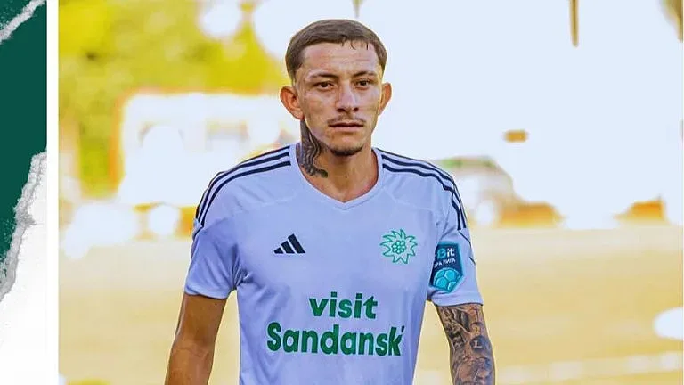 Обрат! Левски и ЦСКА го искаха, а той отива в...