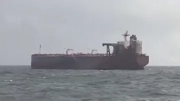 Развръзка с танкера - беглец. Остана една мистерия