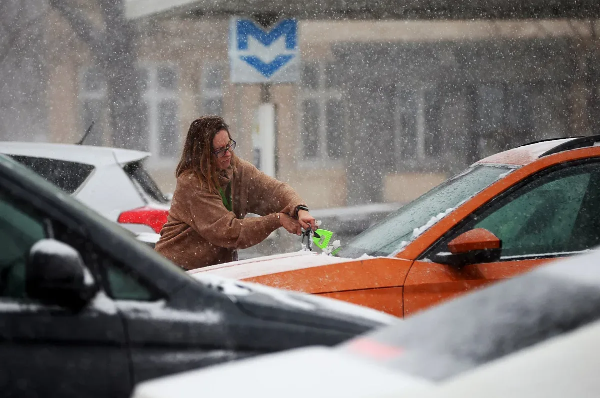 261 снегорина обработват републиканските пътища