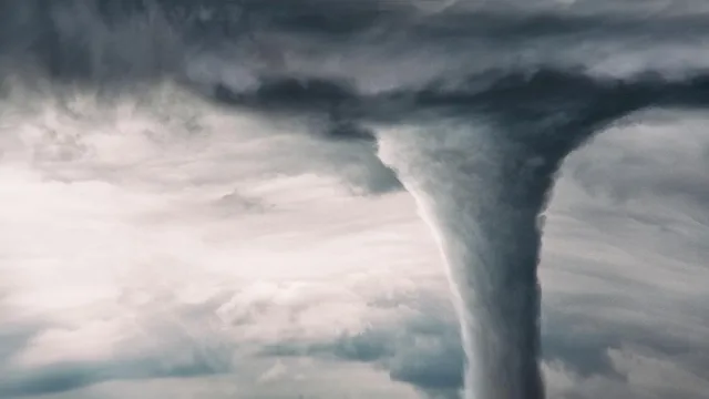 Нов кошмар! Торнадо опустоши разкошно наше село