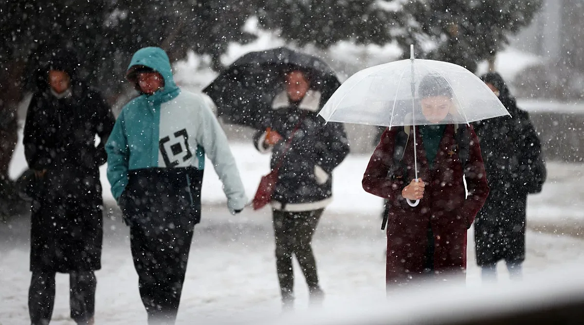 Зимна обстановка в София със сериозни предупреждения