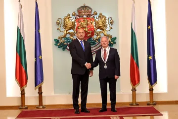 Президентът Румен Радев връчи орден „Стара планина"  първа степен на проф. дтн инж. Цоло Вутов