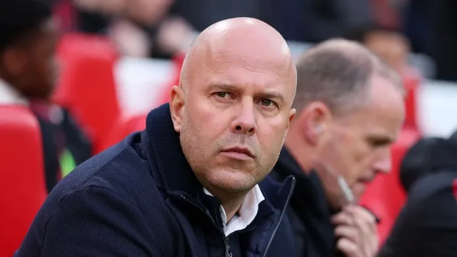 Арне Слот призна проблема на Ливърпул