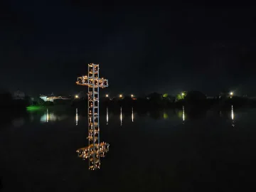 Уникално! Потопен язовир заблестя