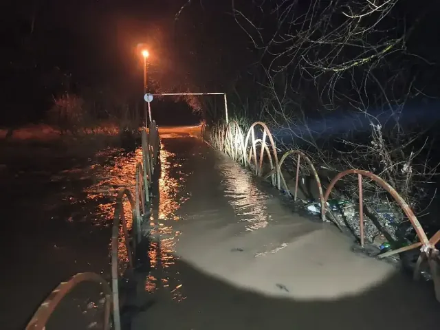 В наш град е страшно. Преливат реки