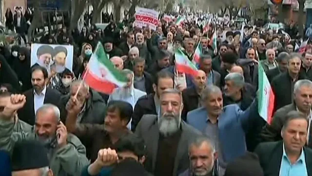 Протестите в Иран ескалират, режимът говори за „божии врагове“