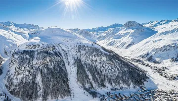 Лавини отнеха живота на трима скиори в Източна Франция