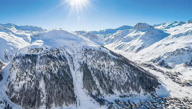 Лавини отнеха живота на трима скиори в Източна Франция