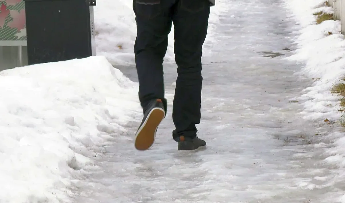 Как да подготвите подметките си срещу пързаляне по леда