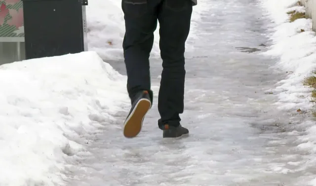 Как да подготвите подметките си срещу пързаляне по леда