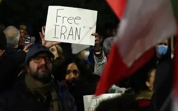 В Иран става все по-страшно! Стотици убити, Тръмп обмисля удар