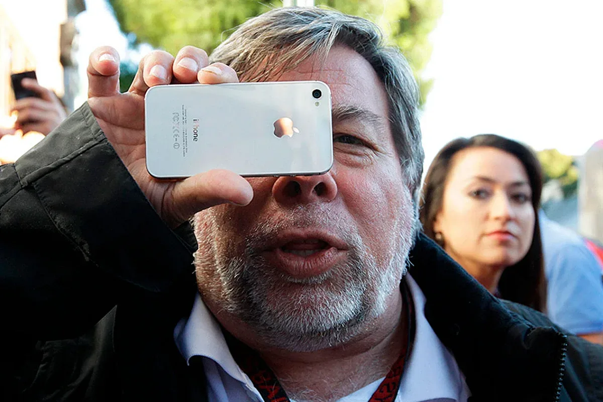 Носталгия! Един стар телефон стана златен